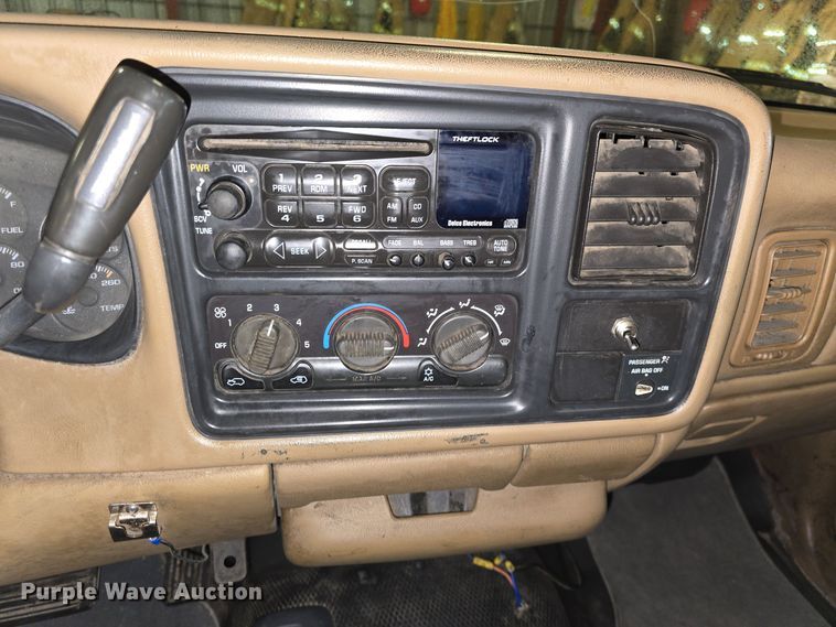 image for item NI9367 2000 Chevrolet Silverado 2500 LS brush fire truck