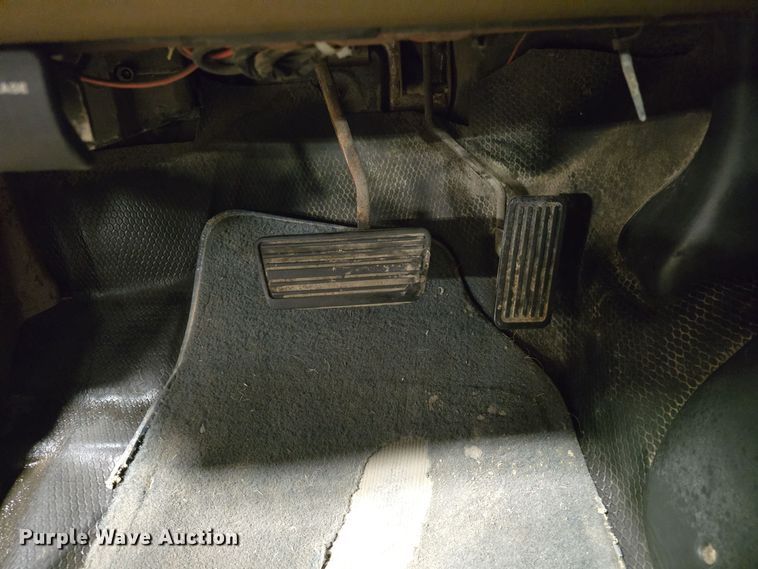 image for item NI9367 2000 Chevrolet Silverado 2500 LS brush fire truck