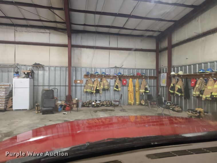 image for item NI9367 2000 Chevrolet Silverado 2500 LS brush fire truck