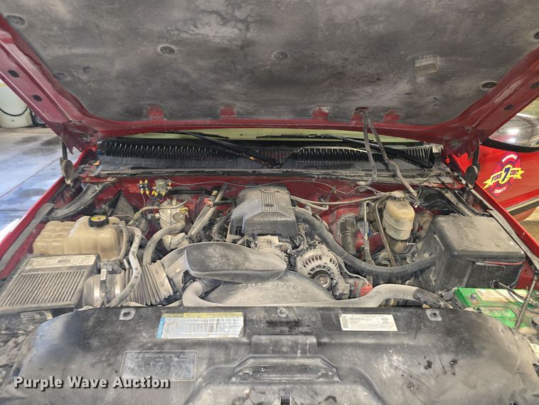 image for item NI9367 2000 Chevrolet Silverado 2500 LS brush fire truck