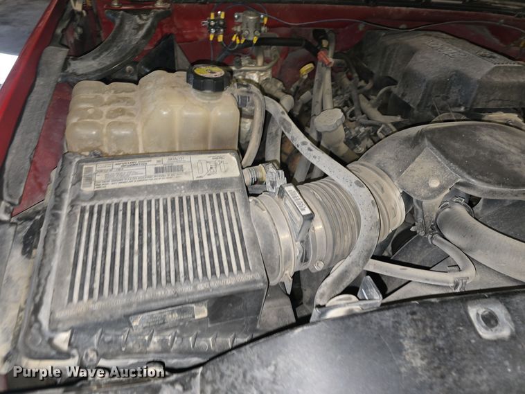 image for item NI9367 2000 Chevrolet Silverado 2500 LS brush fire truck