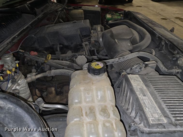 image for item NI9367 2000 Chevrolet Silverado 2500 LS brush fire truck