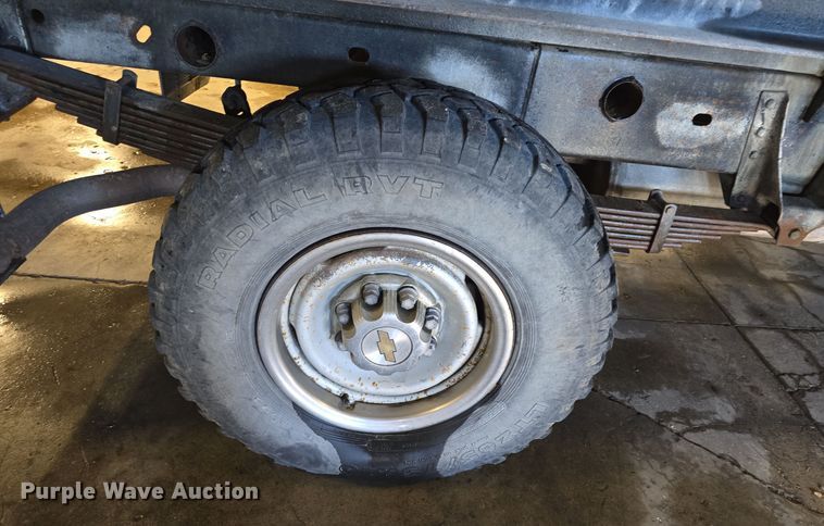 image for item NI9367 2000 Chevrolet Silverado 2500 LS brush fire truck