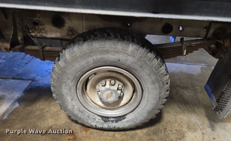 image for item NI9367 2000 Chevrolet Silverado 2500 LS brush fire truck