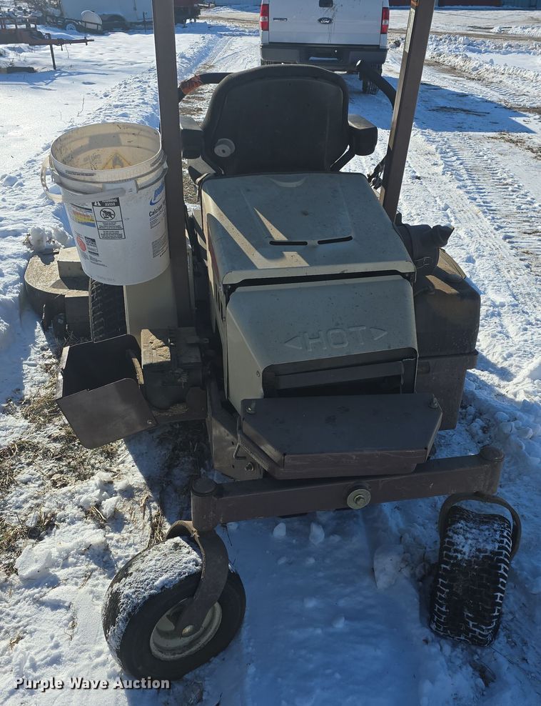 image for item NI9370 Grasshopper 725DT6 ZTR lawn mower