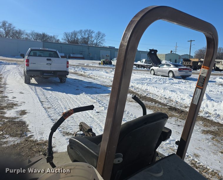 image for item NI9370 Grasshopper 725DT6 ZTR lawn mower