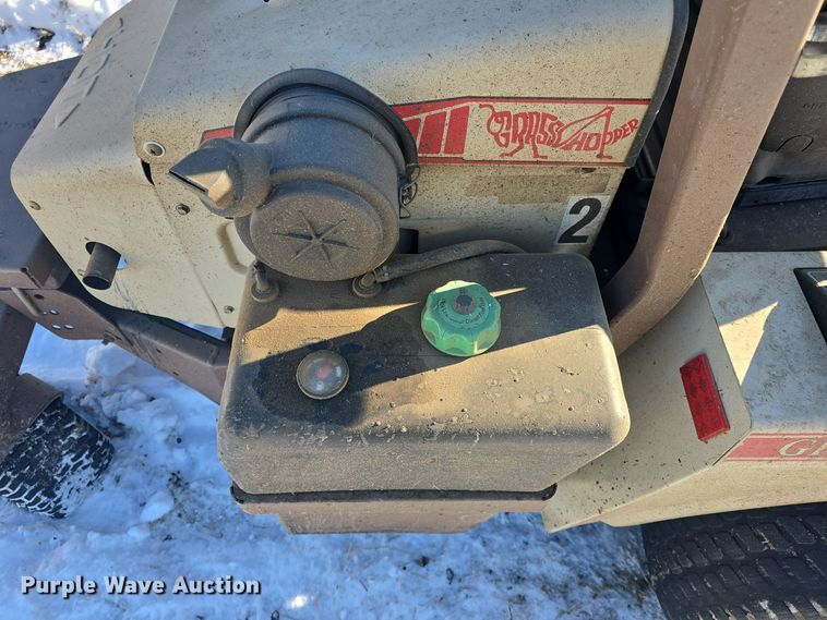 image for item NI9370 Grasshopper 725DT6 ZTR lawn mower