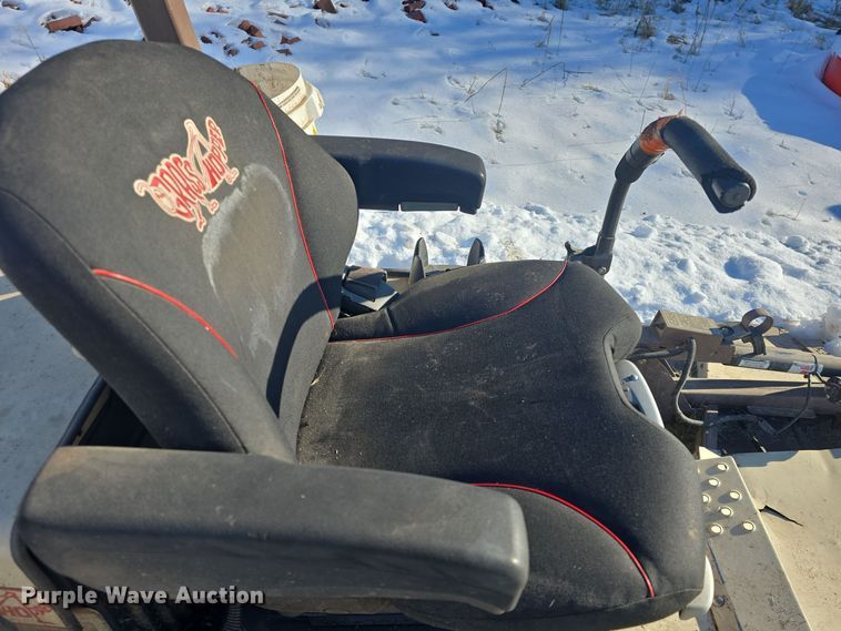 image for item NI9370 Grasshopper 725DT6 ZTR lawn mower