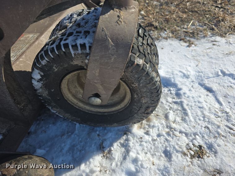 image for item NI9370 Grasshopper 725DT6 ZTR lawn mower