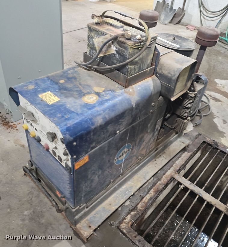 image for item NI9374 Miller AEAD-200LE welder/generator