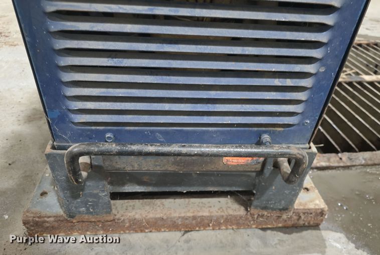 image for item NI9374 Miller AEAD-200LE welder/generator