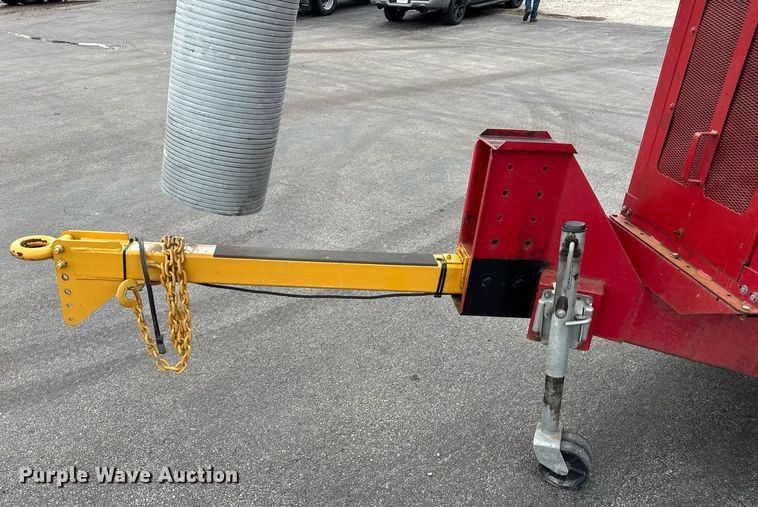 image for item OG9776 2009 Giant Vac TM4901JDTB-HW leaf vacuum trailer 