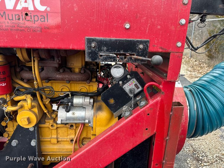 image for item OG9776 2009 Giant Vac TM4901JDTB-HW leaf vacuum trailer 