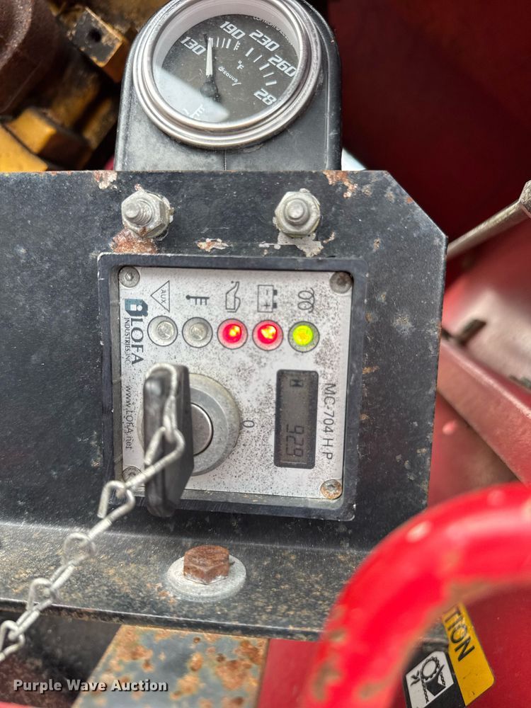 image for item OG9776 2009 Giant Vac TM4901JDTB-HW leaf vacuum trailer 