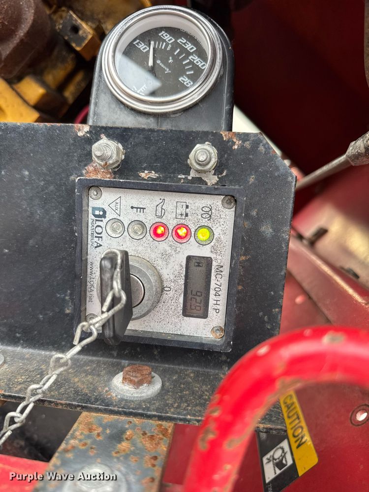 image for item OG9776 2009 Giant Vac TM4901JDTB-HW leaf vacuum trailer 