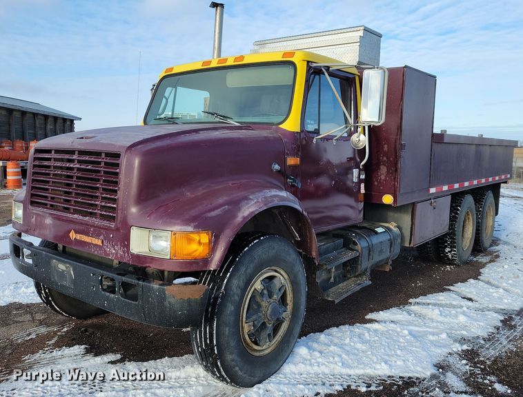 image for item OH9498 1991 International 4900 water truck