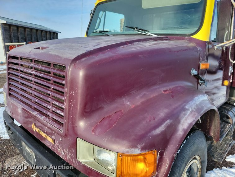 image for item OH9498 1991 International 4900 water truck