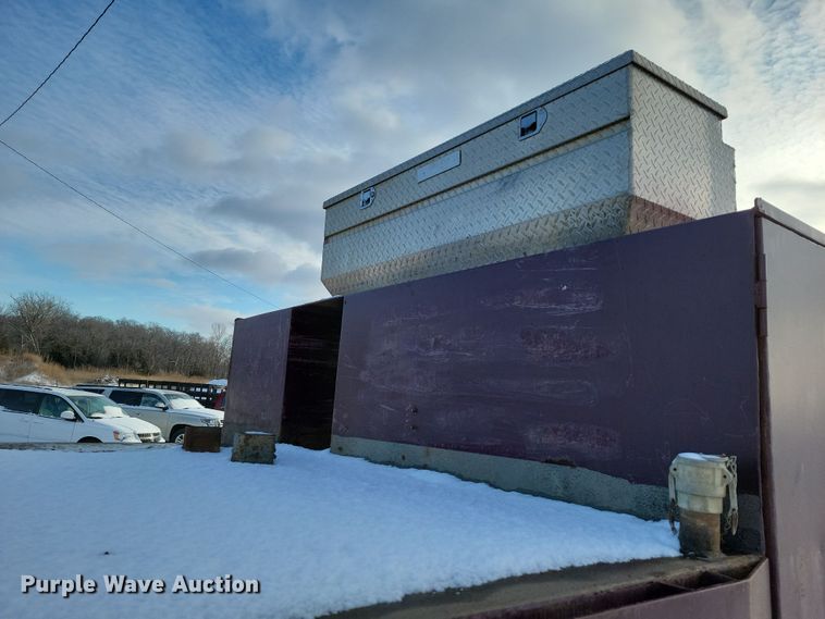 image for item OH9498 1991 International 4900 water truck