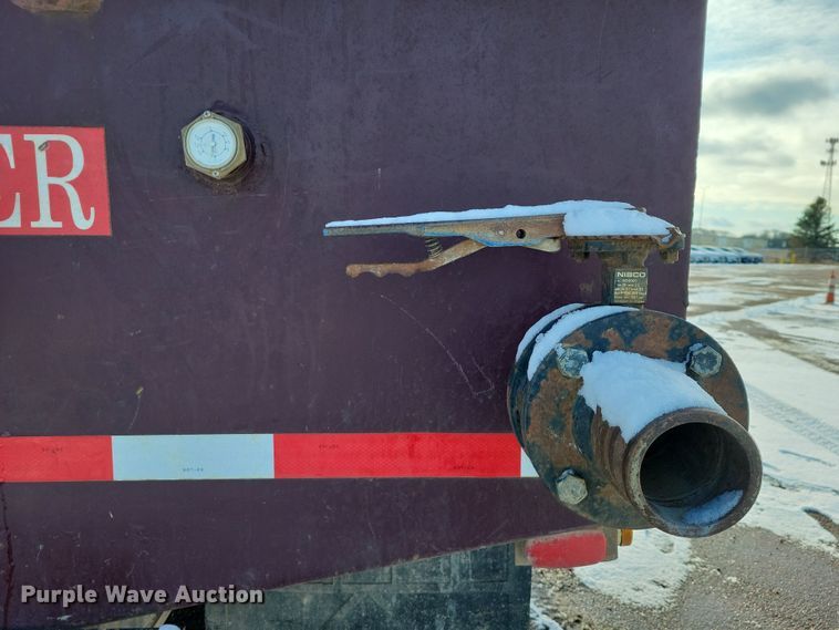 image for item OH9498 1991 International 4900 water truck