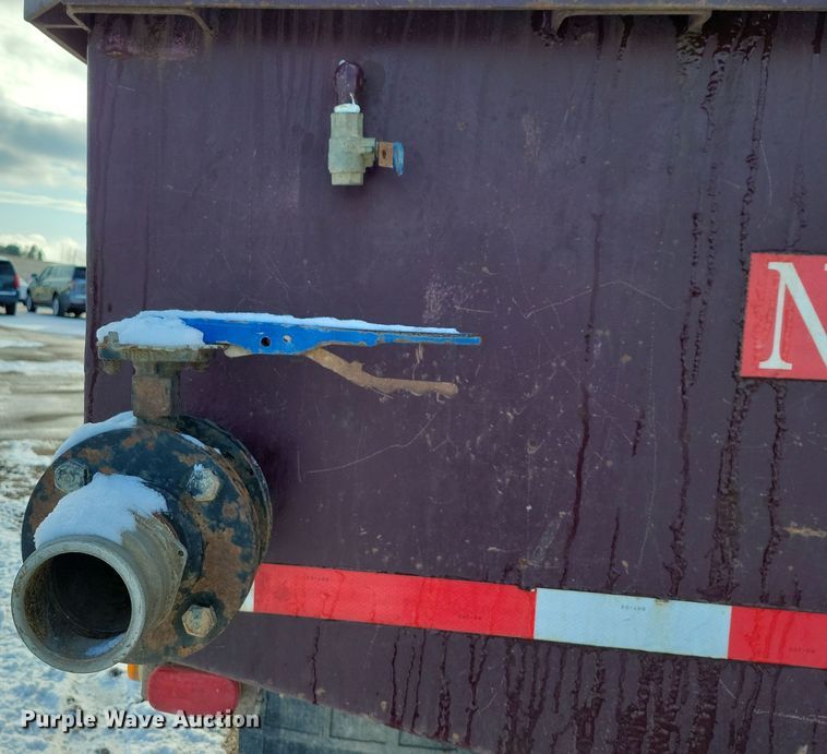 image for item OH9498 1991 International 4900 water truck