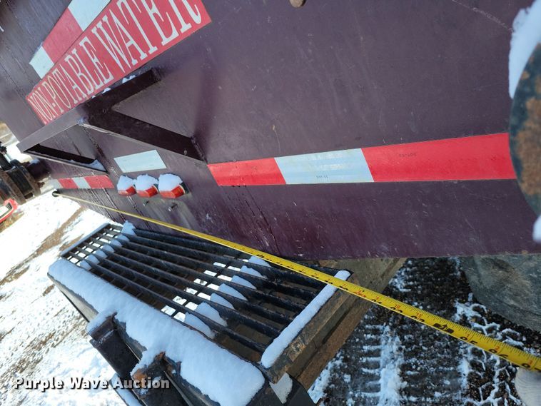 image for item OH9498 1991 International 4900 water truck