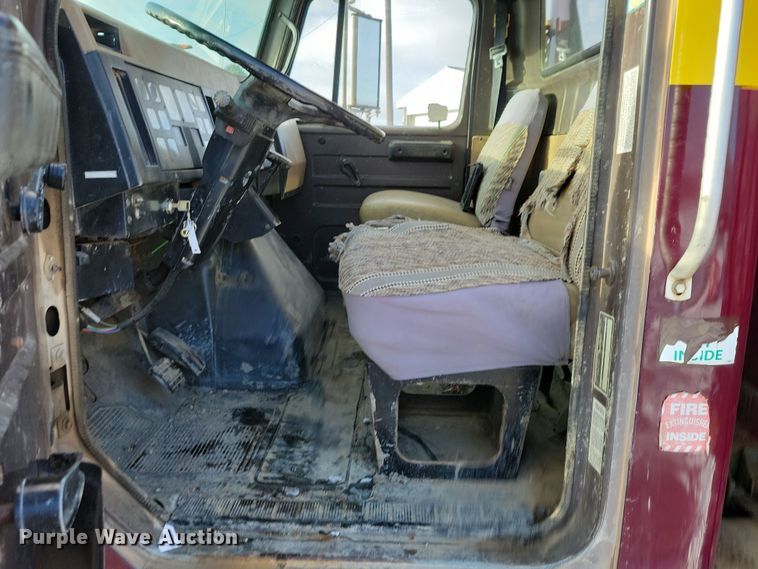 image for item OH9498 1991 International 4900 water truck