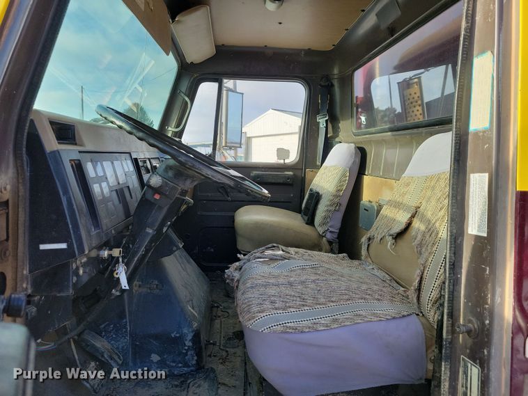 image for item OH9498 1991 International 4900 water truck