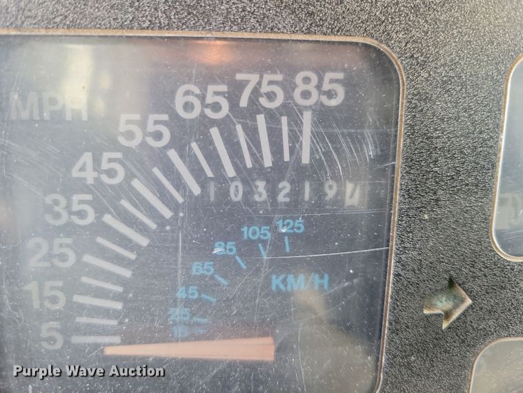 image for item OH9498 1991 International 4900 water truck