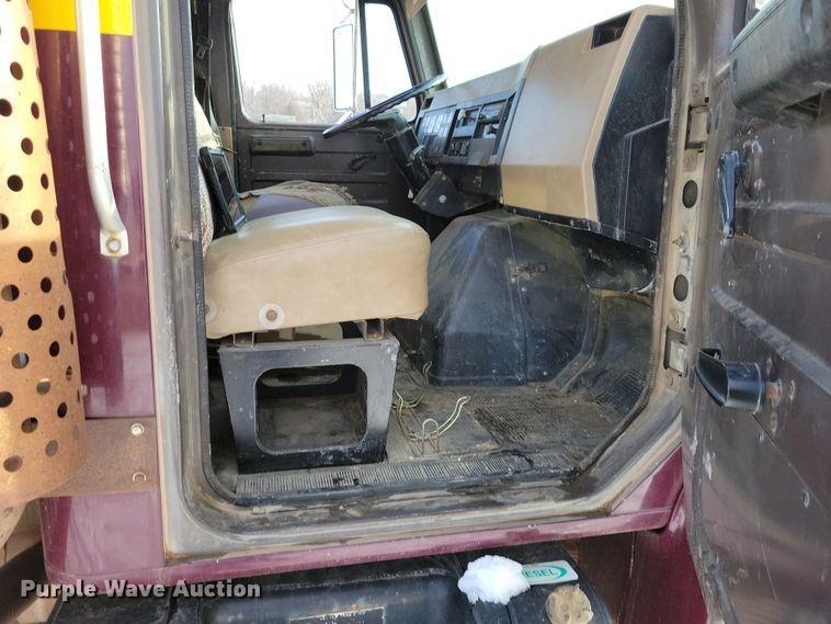 image for item OH9498 1991 International 4900 water truck