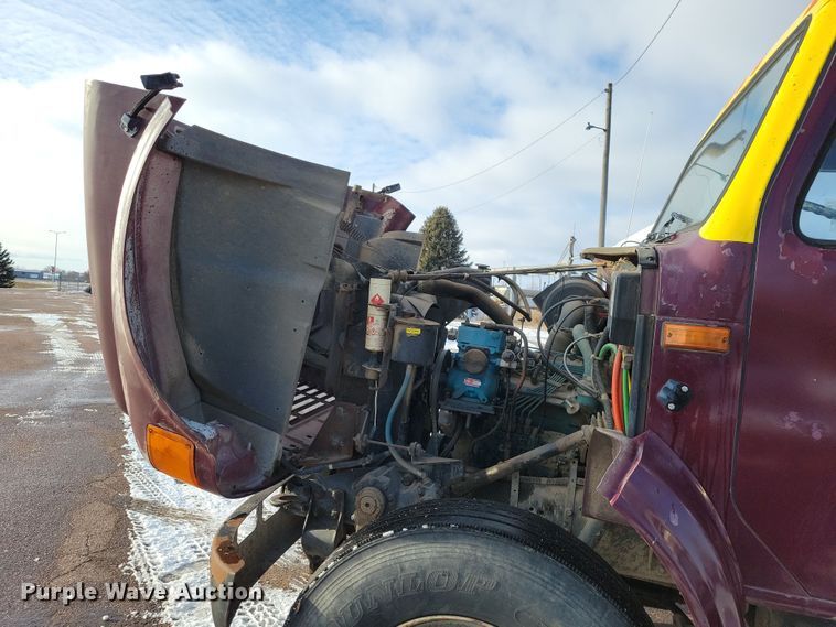 image for item OH9498 1991 International 4900 water truck