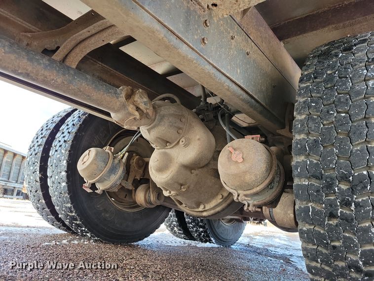 image for item OH9498 1991 International 4900 water truck