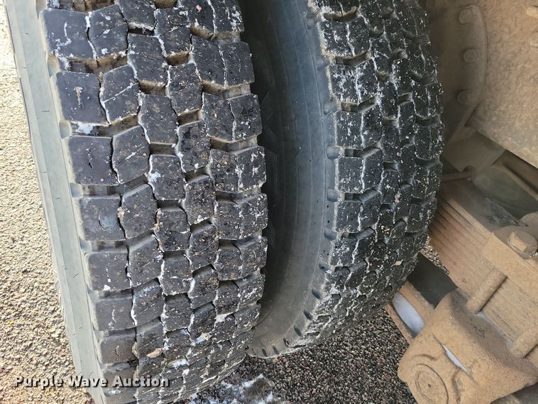 image for item OH9498 1991 International 4900 water truck