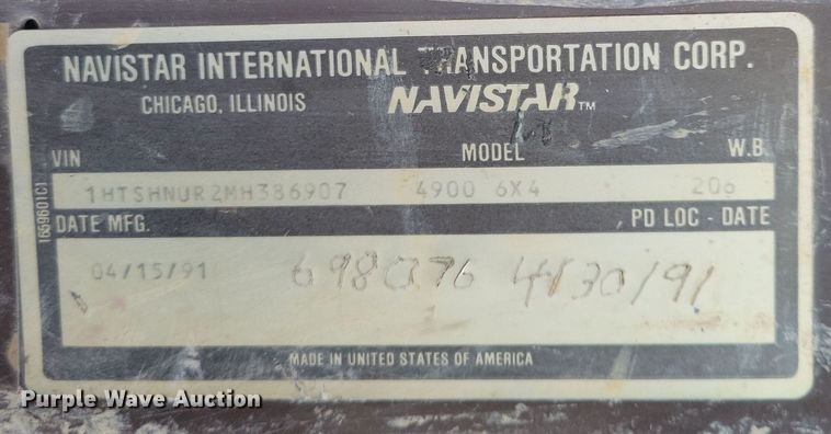 image for item OH9498 1991 International 4900 water truck