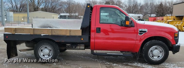 image for item OH9505 2010 Ford  F250 Super Duty flatbed pickup truck