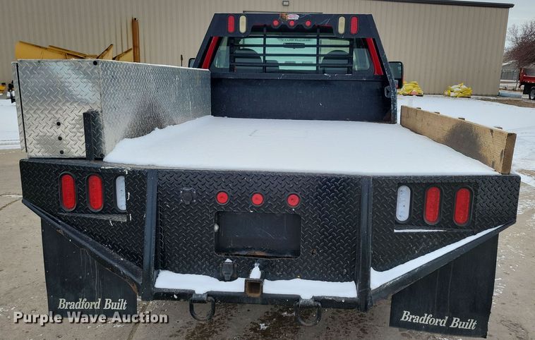 image for item OH9505 2010 Ford  F250 Super Duty flatbed pickup truck