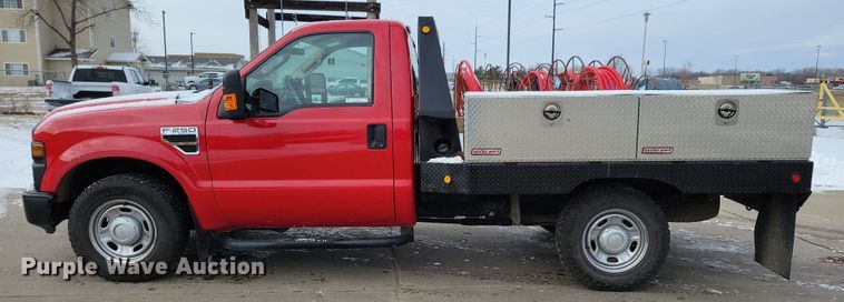 image for item OH9505 2010 Ford  F250 Super Duty flatbed pickup truck