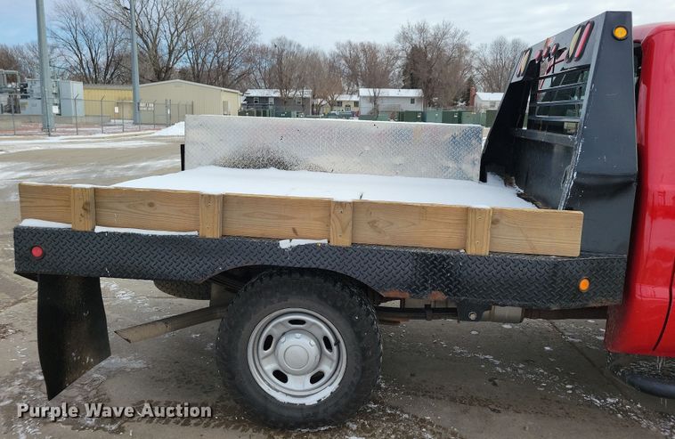 image for item OH9505 2010 Ford  F250 Super Duty flatbed pickup truck