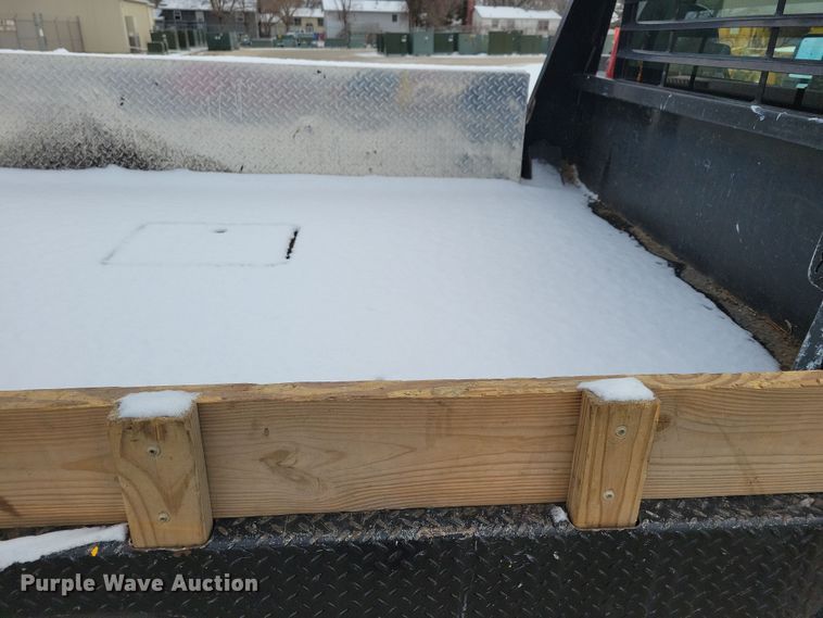 image for item OH9505 2010 Ford  F250 Super Duty flatbed pickup truck