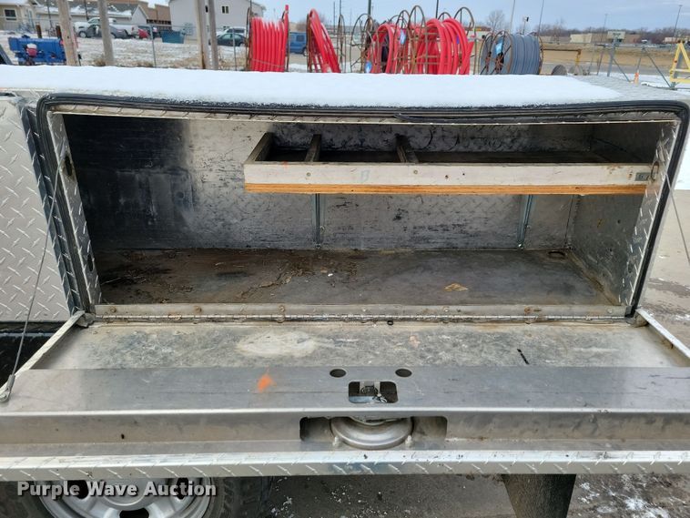 image for item OH9505 2010 Ford  F250 Super Duty flatbed pickup truck