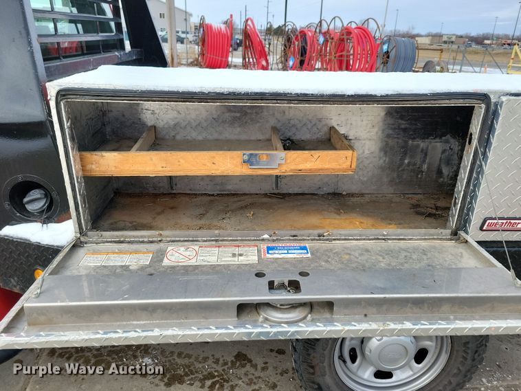 image for item OH9505 2010 Ford  F250 Super Duty flatbed pickup truck