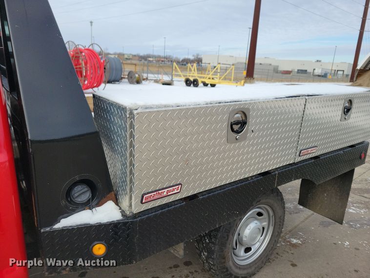 image for item OH9505 2010 Ford  F250 Super Duty flatbed pickup truck