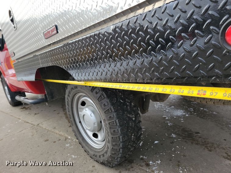 image for item OH9505 2010 Ford  F250 Super Duty flatbed pickup truck