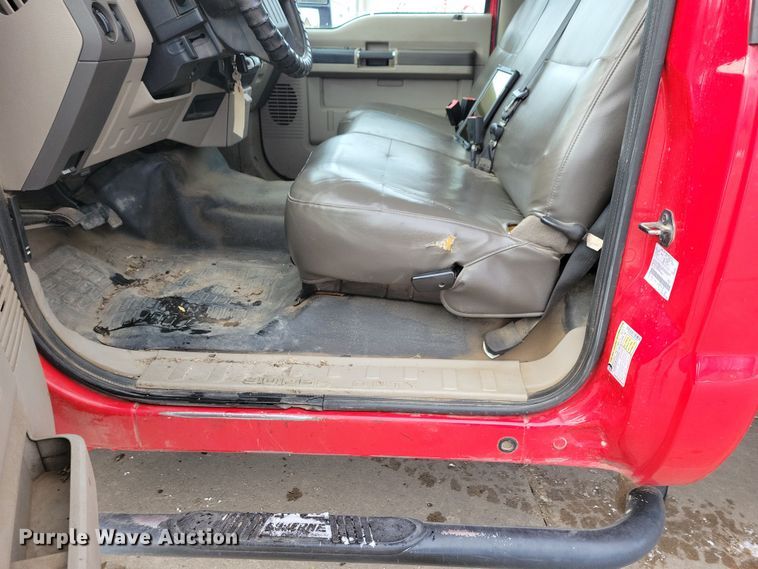 image for item OH9505 2010 Ford  F250 Super Duty flatbed pickup truck