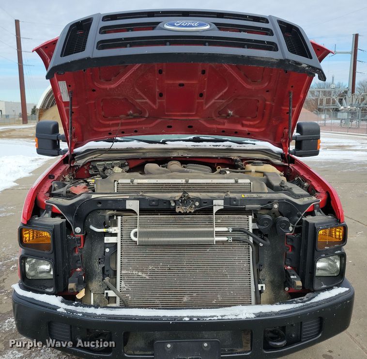 image for item OH9505 2010 Ford  F250 Super Duty flatbed pickup truck