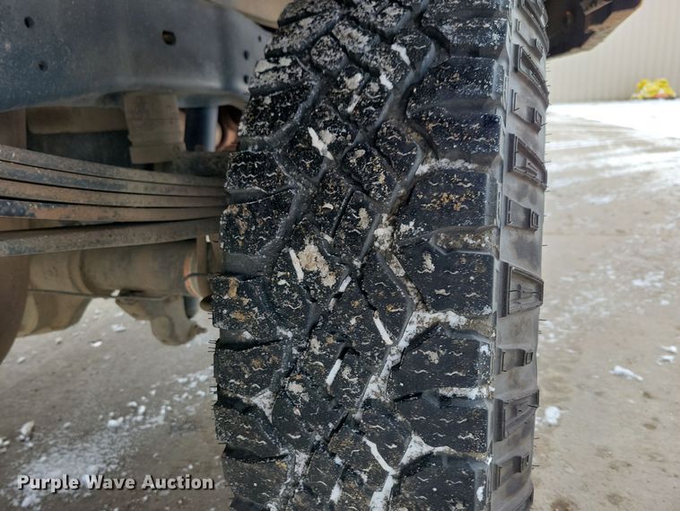 image for item OH9505 2010 Ford  F250 Super Duty flatbed pickup truck