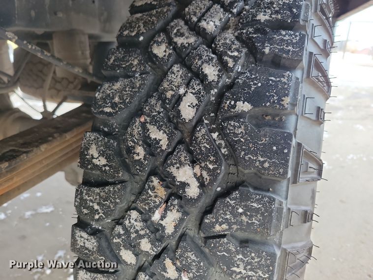 image for item OH9505 2010 Ford  F250 Super Duty flatbed pickup truck