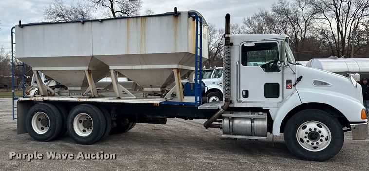 image for item DH9220 2003 Kenworth T300 fertilizer delivery truck