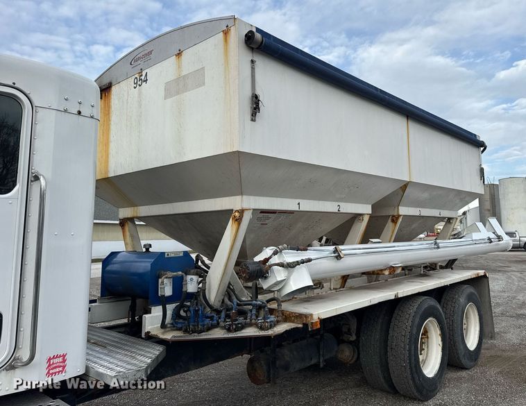 image for item DH9220 2003 Kenworth T300 fertilizer delivery truck