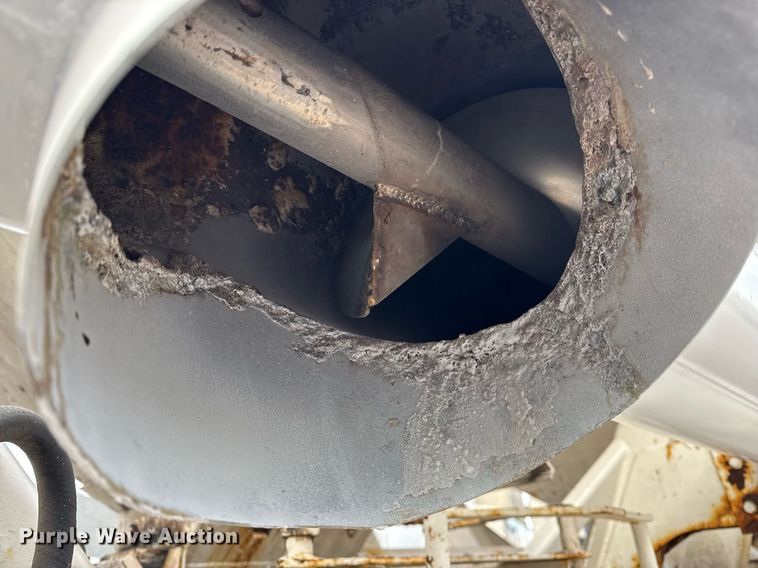 image for item DH9220 2003 Kenworth T300 fertilizer delivery truck