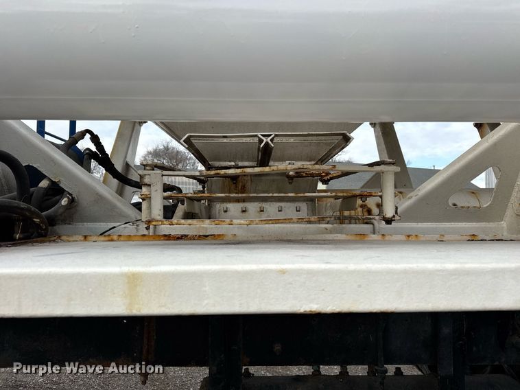 image for item DH9220 2003 Kenworth T300 fertilizer delivery truck